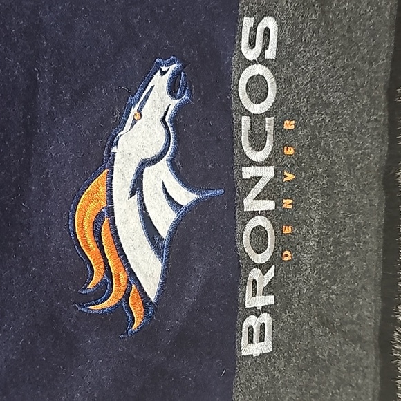 NFL Denver Broncos scarf never worn - Picture 1 of 4